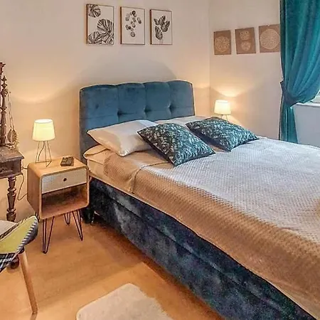 Old Town Sole Apartment *